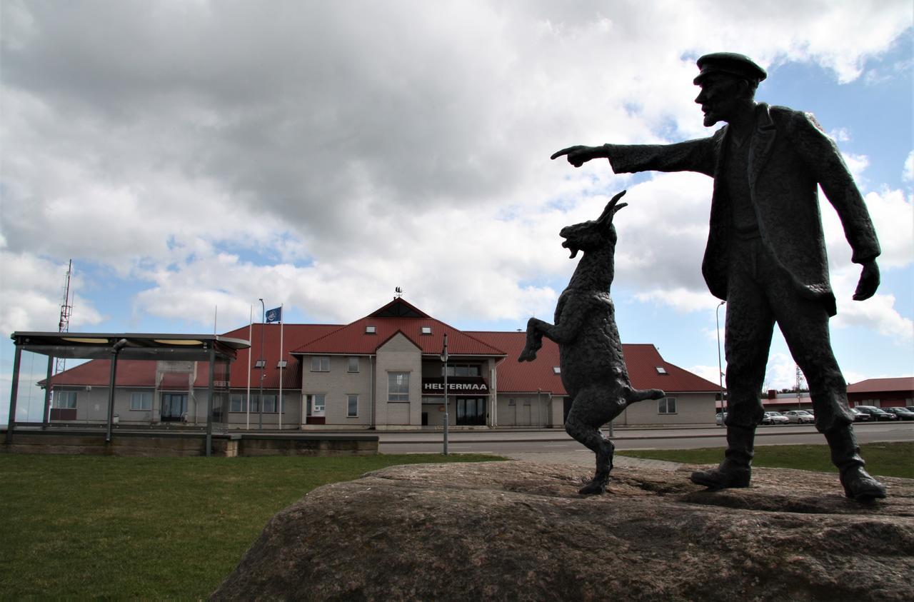 Heltermaa Hostel Exterior photo